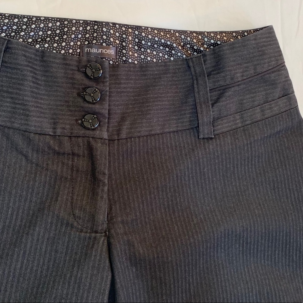 Maurices Bermuda Dress Shorts, Black Pinstripe, long, NWOT, Junior size 5 - Picture 9 of 11